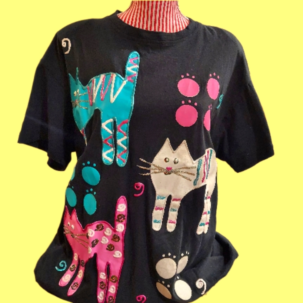 VINTAGE HAND- PAINTED OVER HAND-MADE CATS HEAVY TEE - SIZE MEDIUM